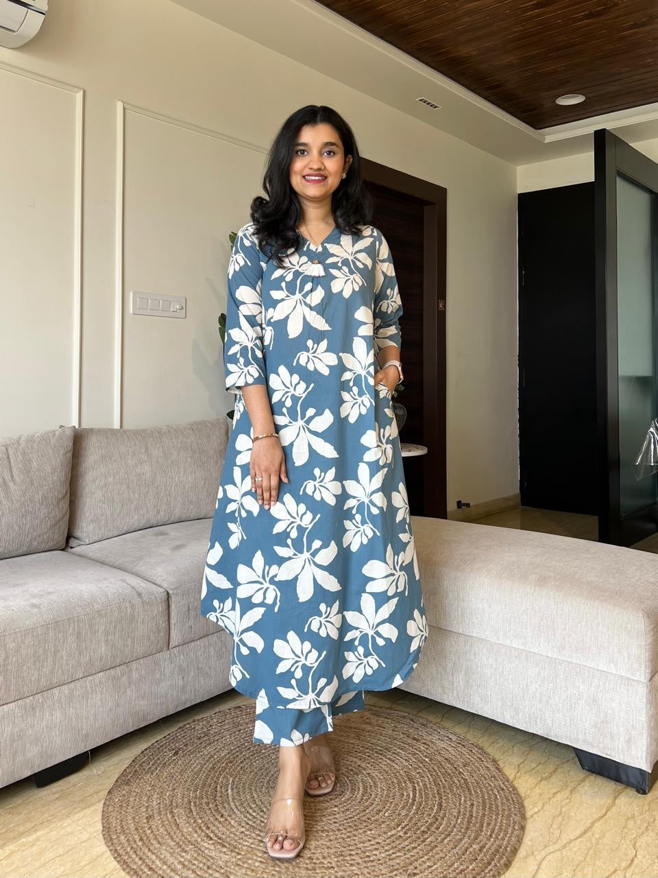 Aaysa Women Floral Printed Regular Pure Cotton Kurta with Trousers