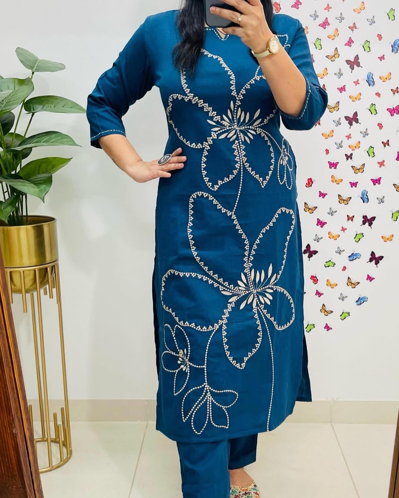 Aaysa Women Floral Embroidered Cotton Kurta with Trousers (Blue)