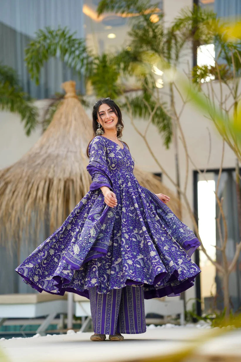 Aaysa Women Floral Printed Regular Pure Cotton Kurta with Trousers & With Dupatta