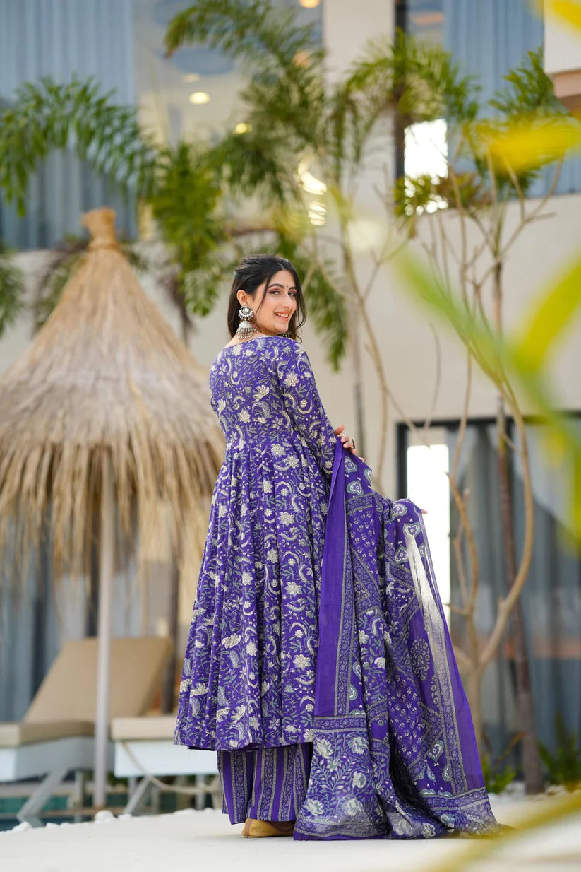 Aaysa Women Floral Printed Regular Pure Cotton Kurta with Trousers & With Dupatta