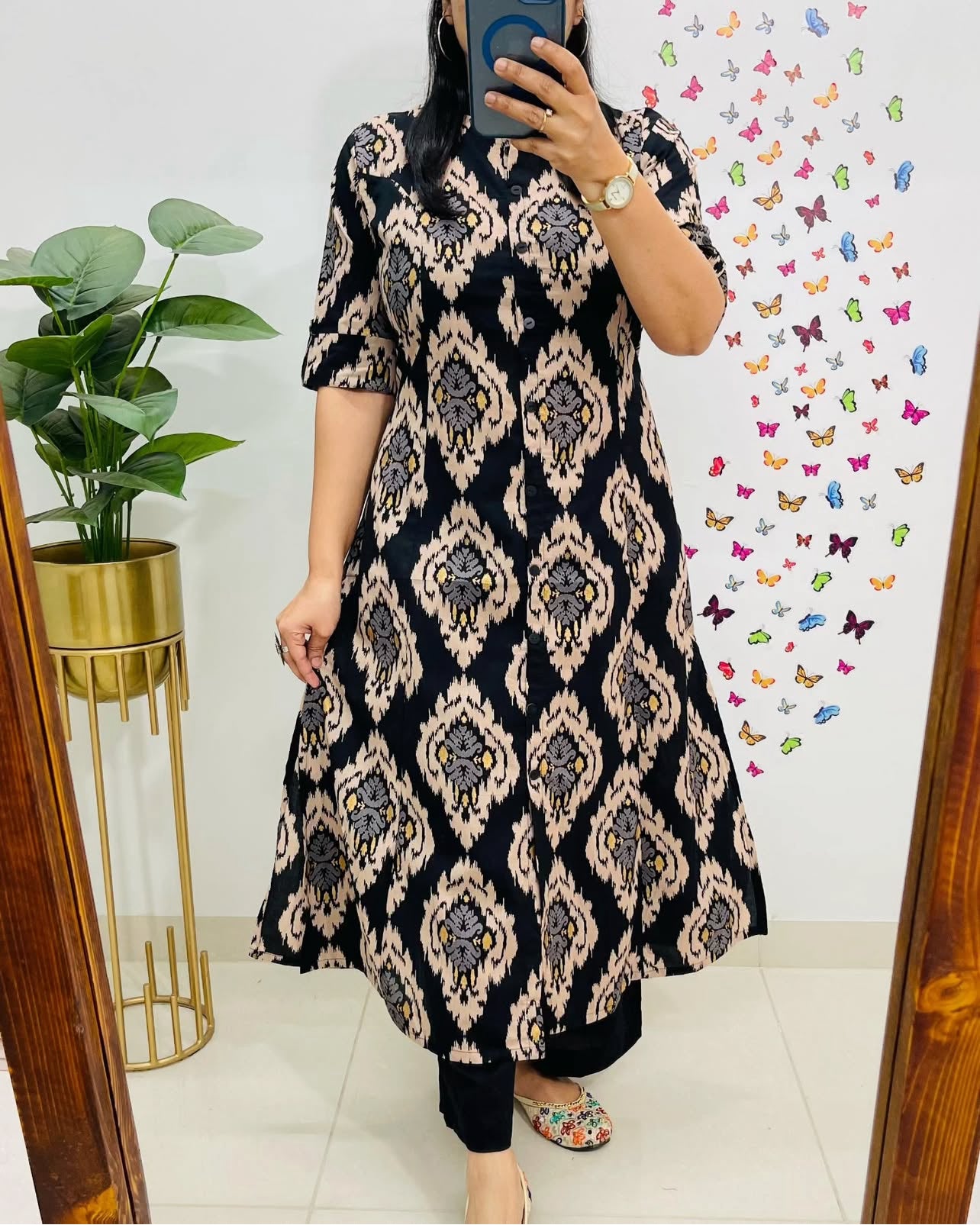 Aaysa Floral Printed Round Neck Pure Cotton Straight Kurta with Trousers