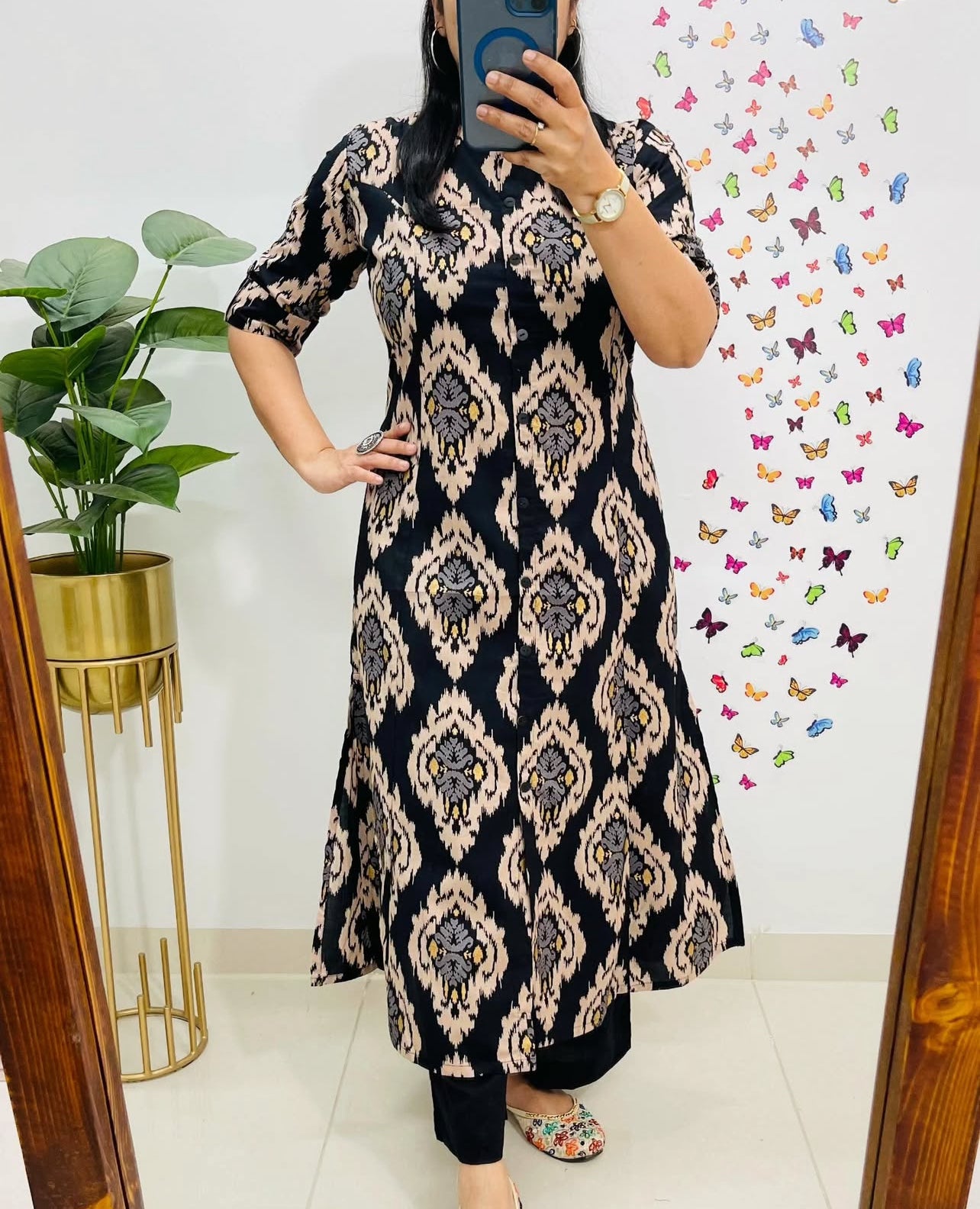 Aaysa Floral Printed Round Neck Pure Cotton Straight Kurta with Trousers