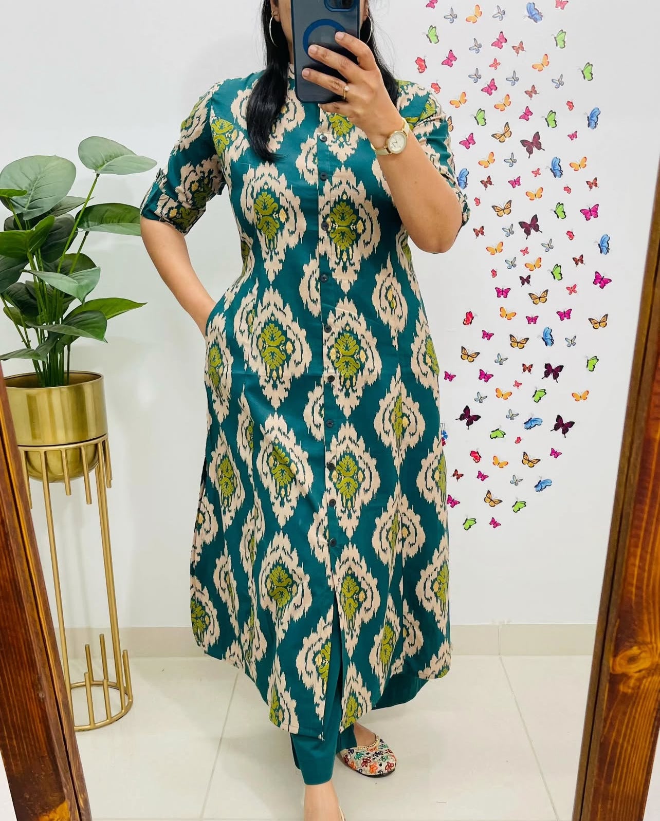 Aaysa Floral Printed Round Neck Pure Cotton Straight Kurta with Trousers