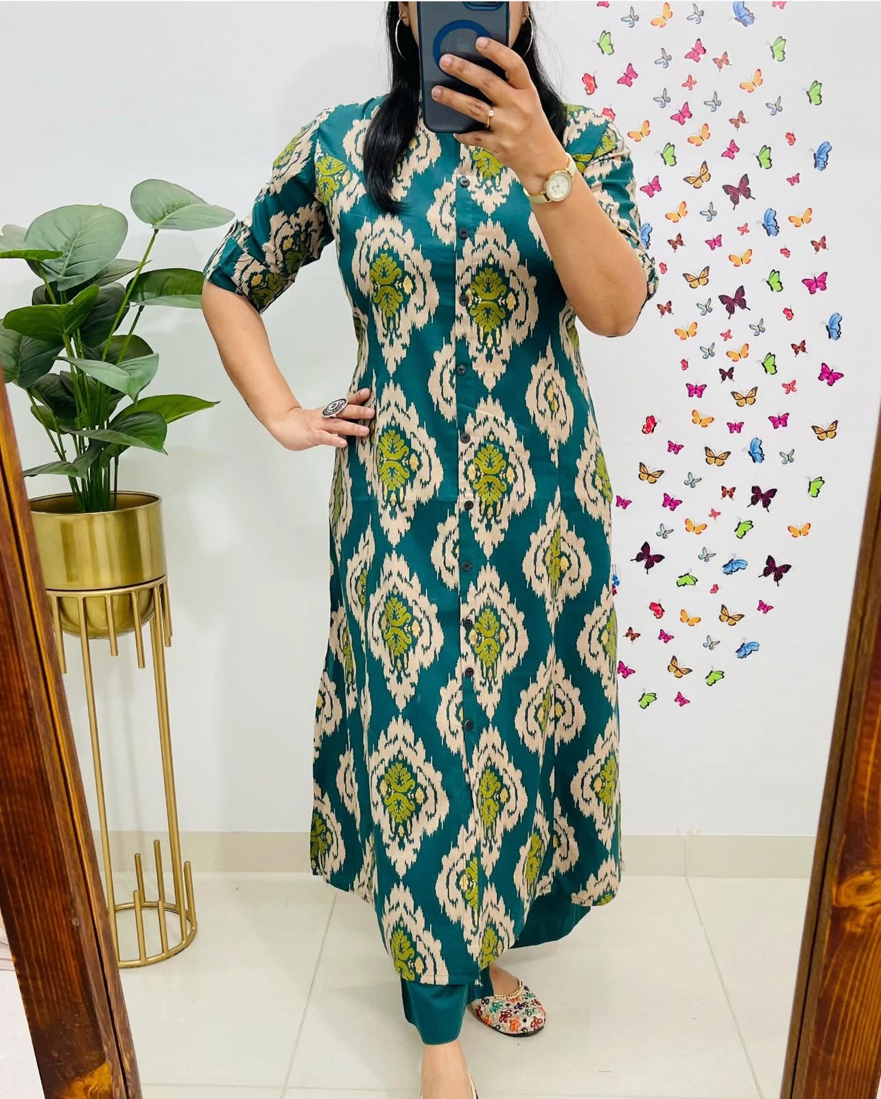 Aaysa Floral Printed Round Neck Pure Cotton Straight Kurta with Trousers