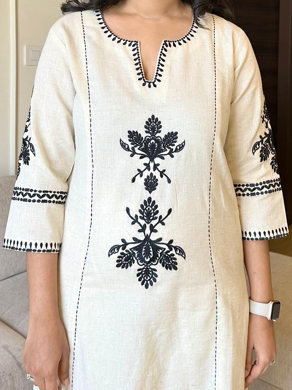Aaysa Embroidered A-Line Thread Work Pure Cotton Kurta With Trousers