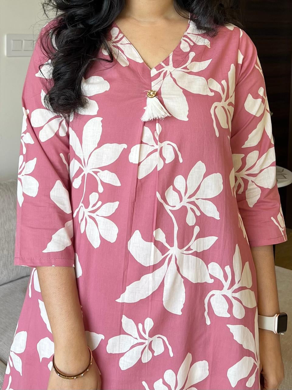 Aaysa Women Floral Printed Regular Pure Cotton Kurta with Trousers