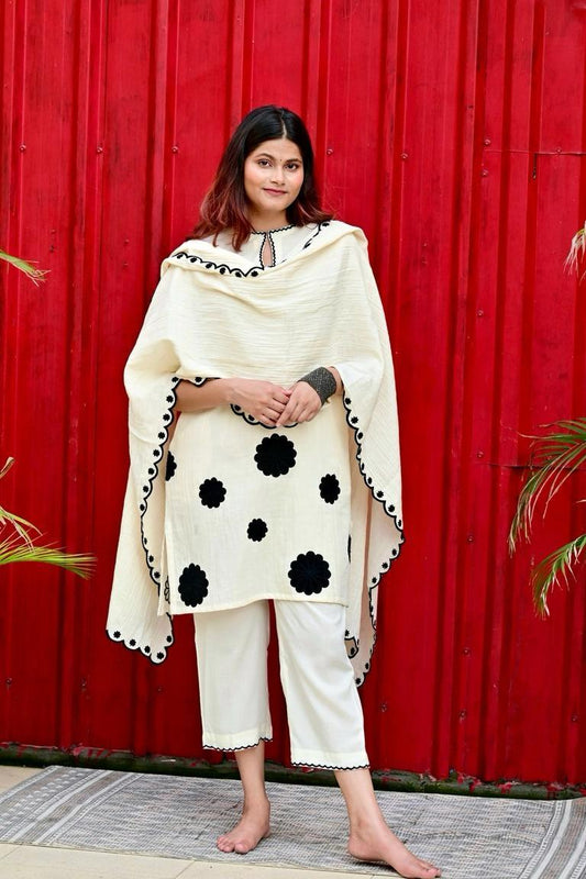 Aaysa Geometric Embroidered Keyhole Neck Pure Cotton Kurta With Trousers And Dupatta