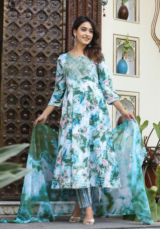Aaysa Women Floral Embroidered Regular Patchwork Kurta with Trousers & With Dupatta