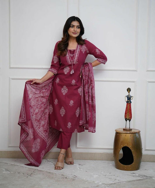 Aaysa Women Floral Printed Cotton Kurta with Trousers & Dupatta