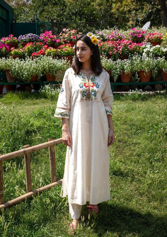 Aaysa Women Floral Embroidered Cotton Kurta with Trousers