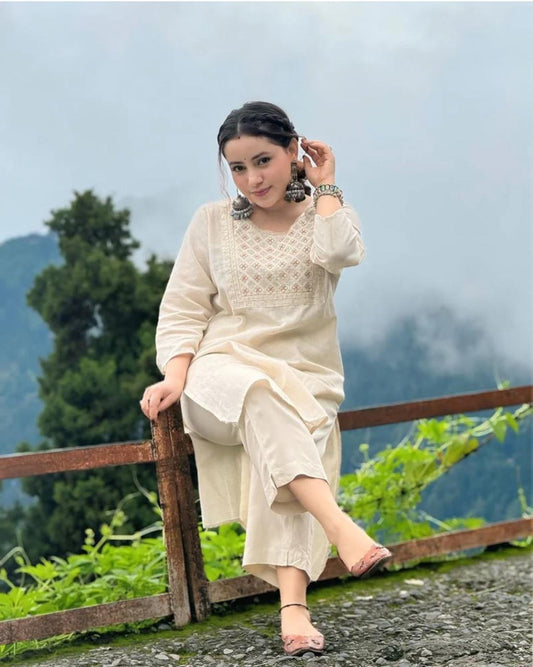 Aaysa Geometric Yoke Design Pure Cotton Kurta With Trousers
