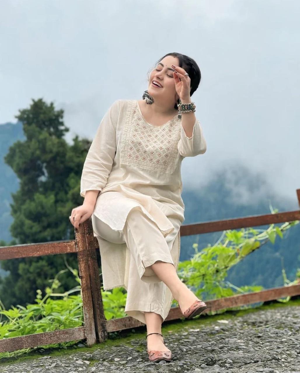 Aaysa Geometric Yoke Design Pure Cotton Kurta With Trousers