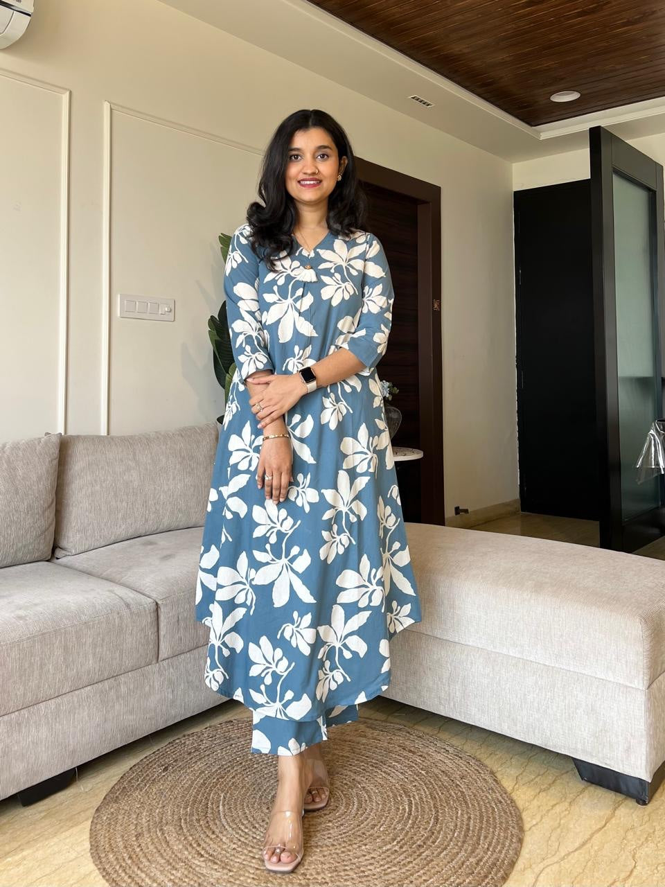Aaysa Women Floral Printed Regular Pure Cotton Kurta with Trousers
