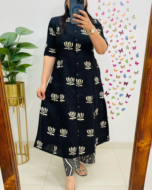 Aaysa Floral Printed Round Neck Pure Cotton Straight Kurta with Trousers