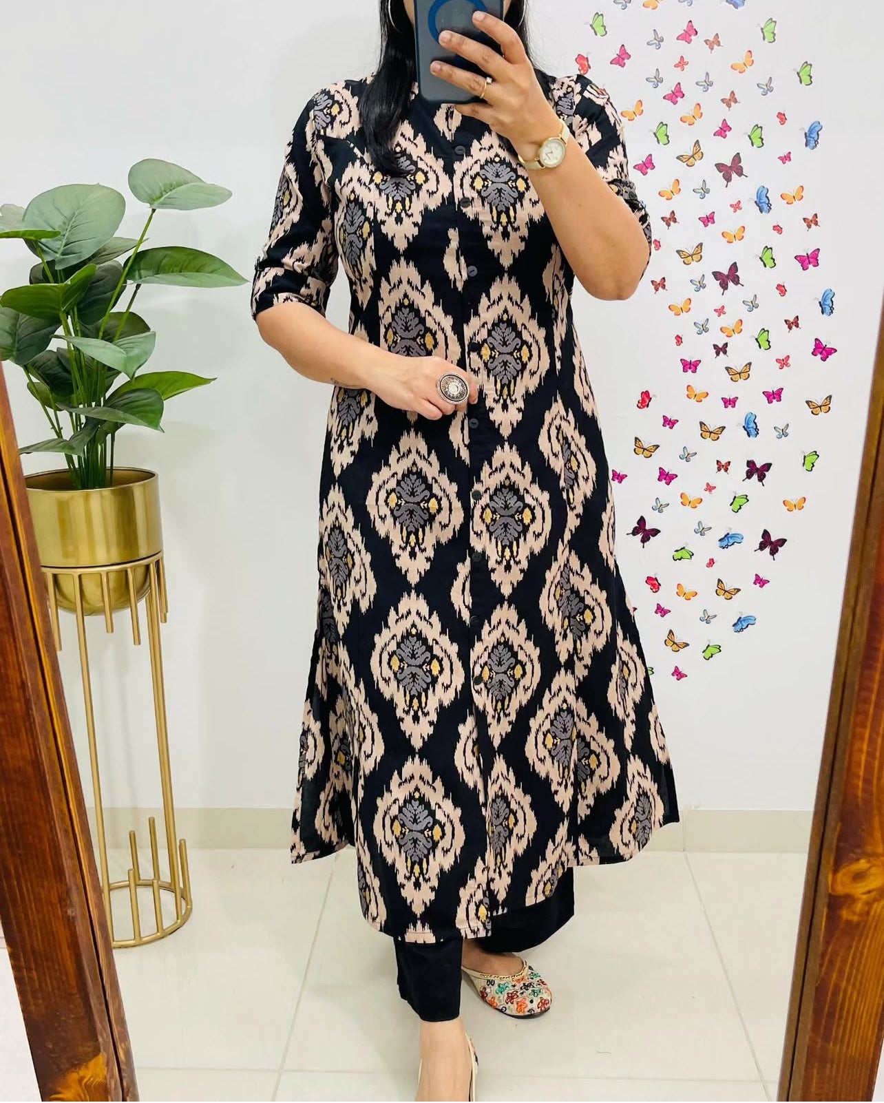 Aaysa Floral Printed Round Neck Pure Cotton Straight Kurta with Trousers