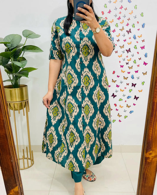 Aaysa Floral Printed Round Neck Pure Cotton Straight Kurta with Trousers