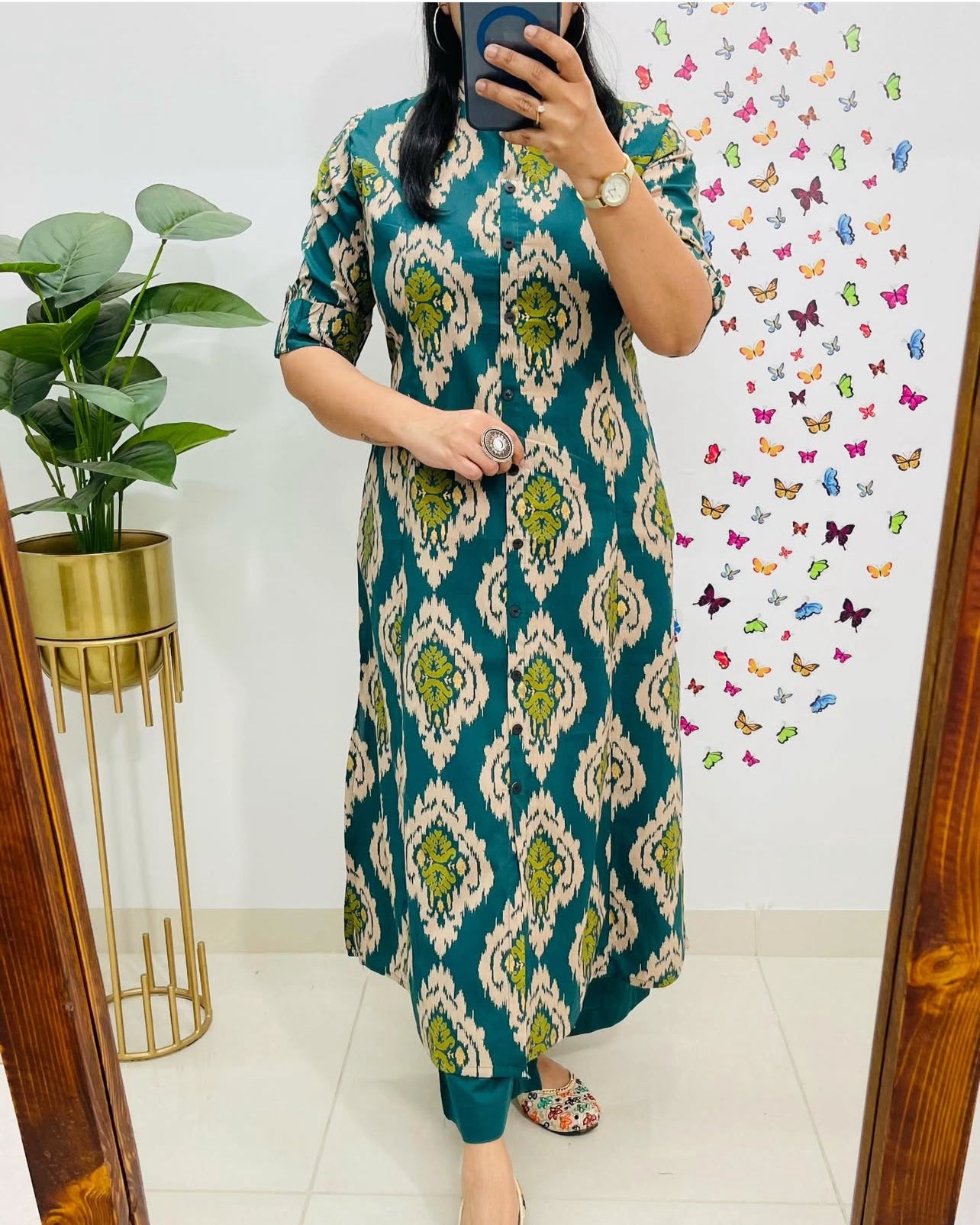 Aaysa Floral Printed Round Neck Pure Cotton Straight Kurta with Trousers
